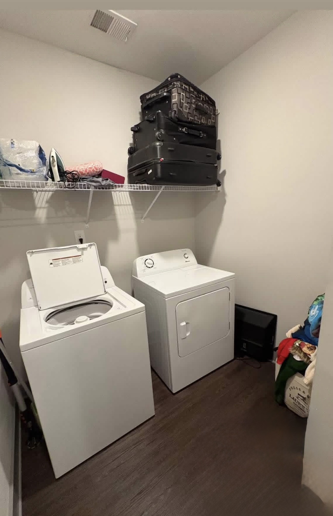 Laundry room after cleaning